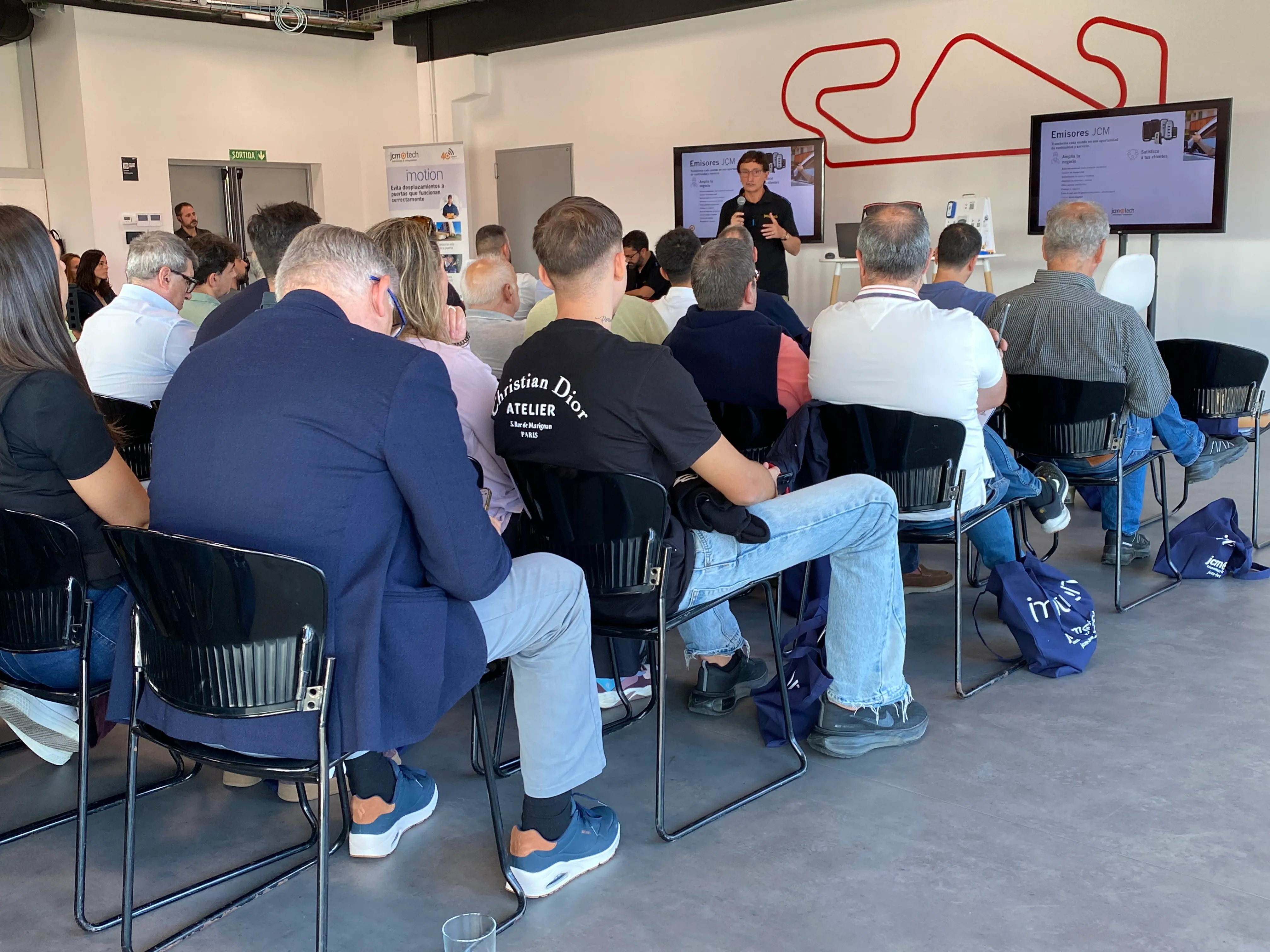 Install Tour Barcelona 2025