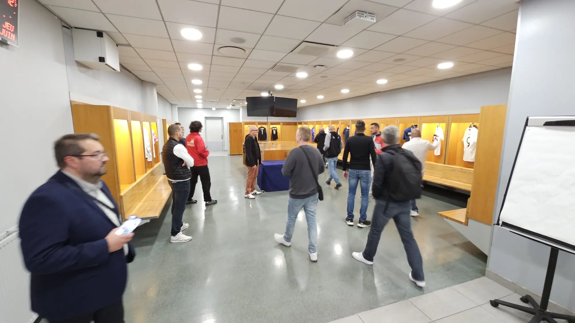 Install Tour Paris 2025